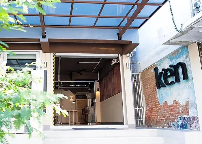 Kencozy Hotel 2*